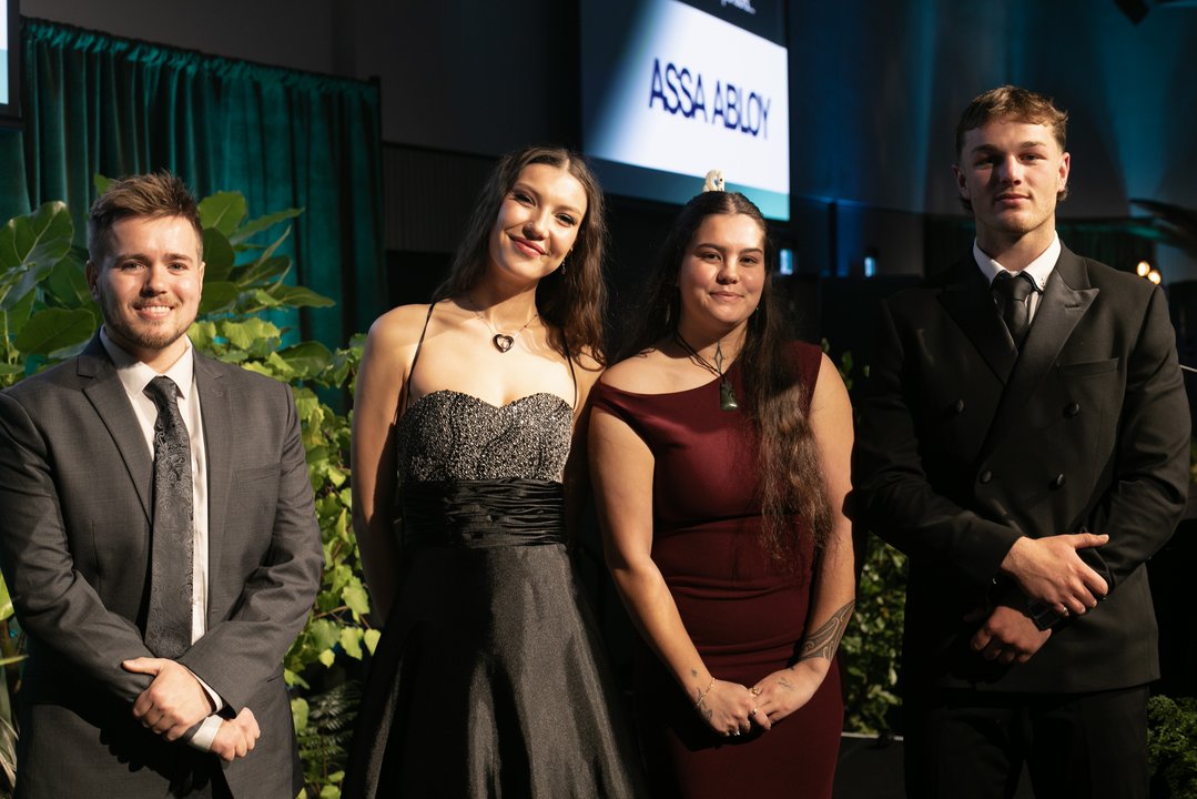 052A2579