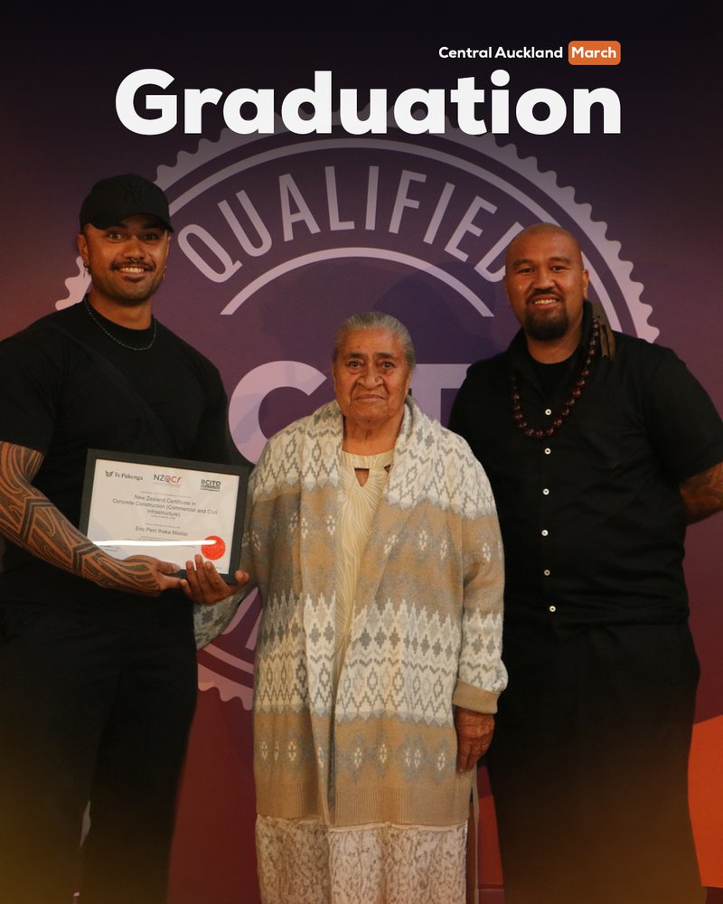 Graduation Cent Auck 1